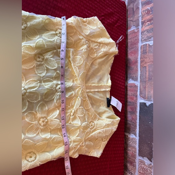 Rue 21 Yellow Floral Short Sleeve Lace Dress with Back zipper Women’s Size:M NWT - Picture 4 of 5